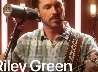 Riley Green – Cowboy In Me